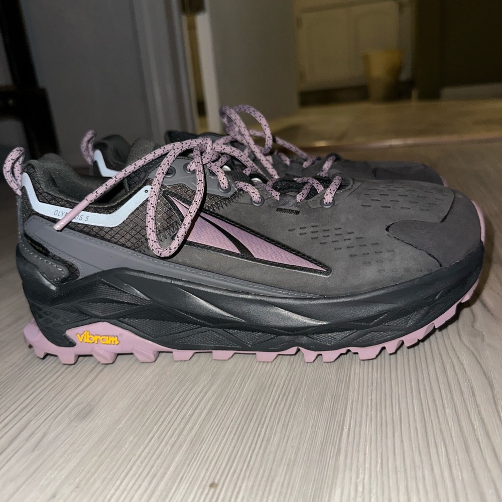 Olympus 5 hike low GTX Altra Vibrams BRAND NEW 
Comfortable AND waterproof.